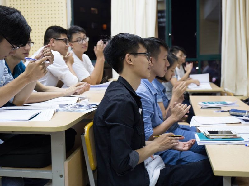 Lợi ích khi sinh viên đầu tư chứng khoán