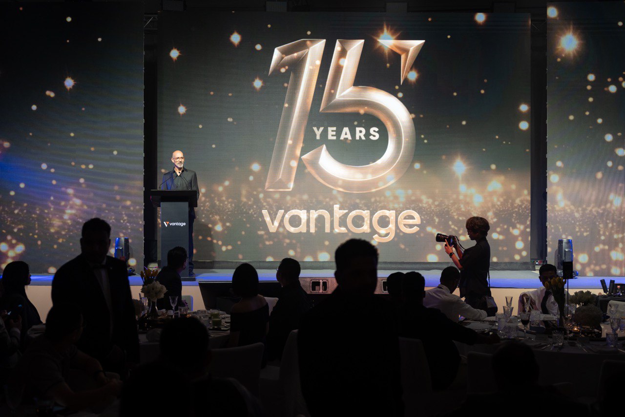 Vantage Celebrates 15 Years of Excellence at the APAC Gala Dinner in Bangkok (PRNewsfoto/Vantage) Vantage Celebrates 15 Years of Excellence at the APAC Gala Dinner in Bangkok (PRNewsfoto/Vantage)